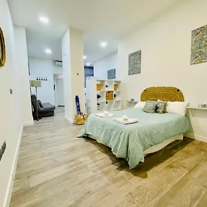 Bien Ubicado, Completo Y Nuevo P7 , Malaga Hiszpania