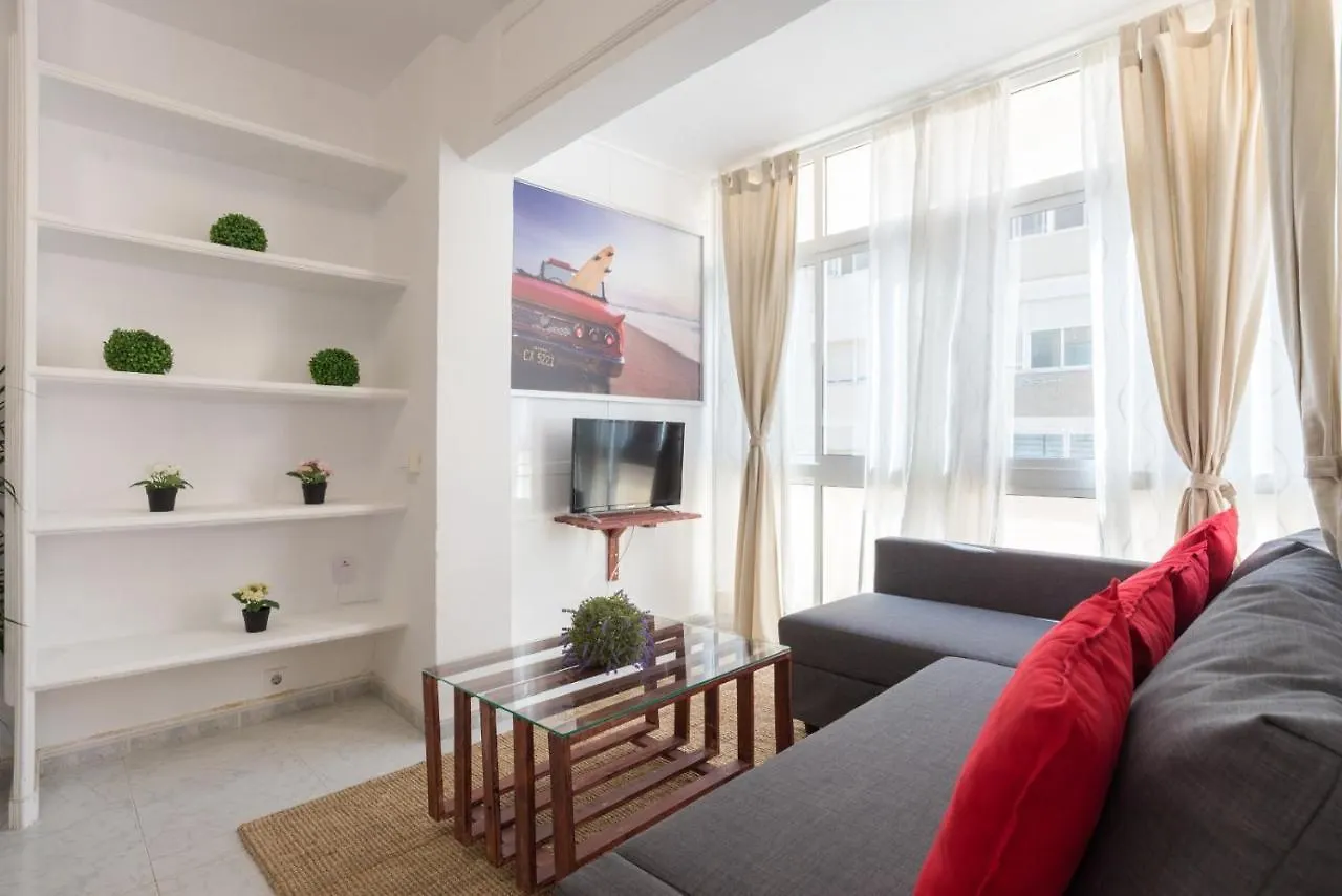 Bright Beachfront Apartment Málaga