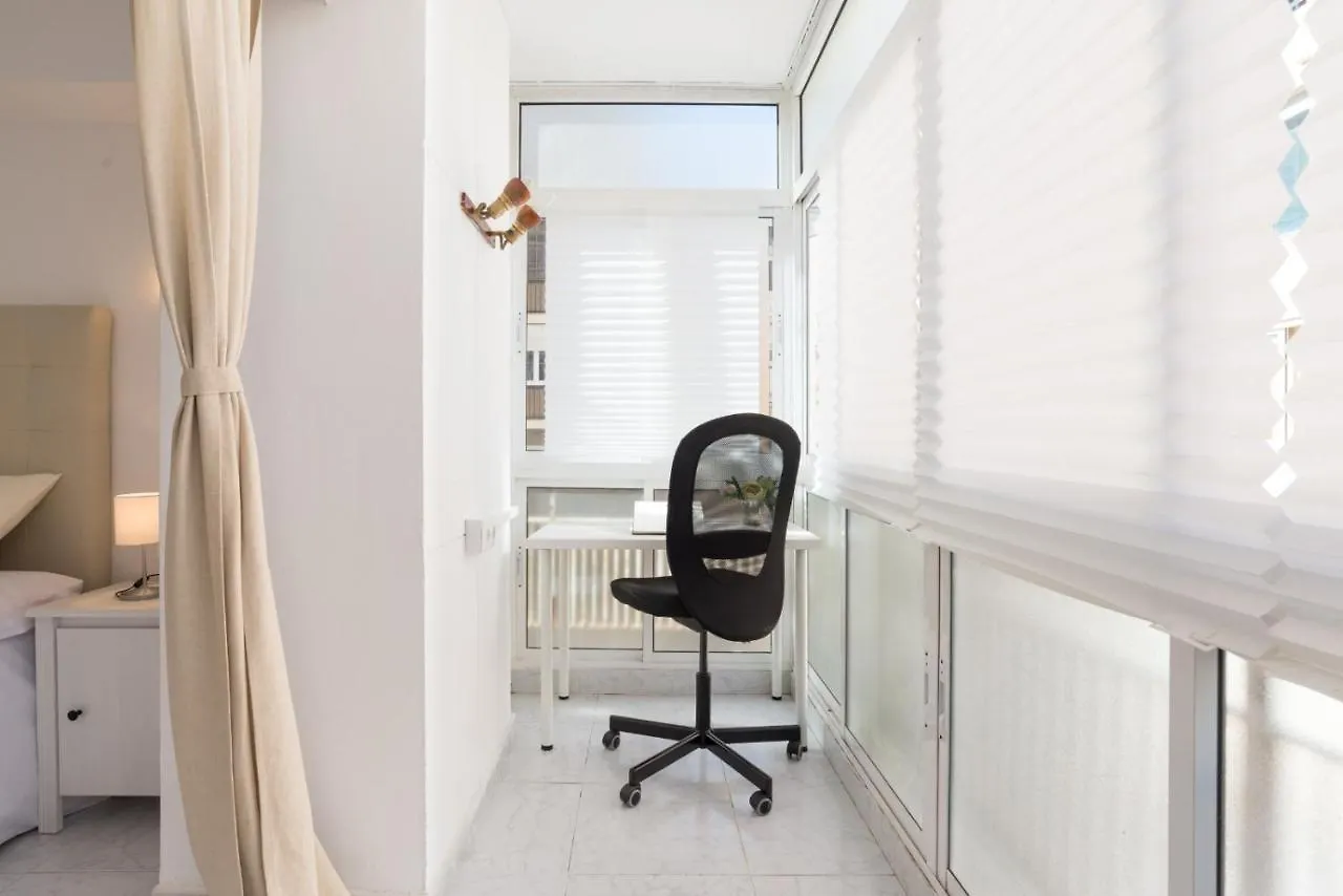 Bright Beachfront Apartment Málaga Spanien